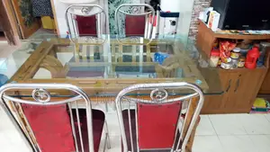 ডাইনিং টেবিল (সেগুন কাঠ) ৬ মিমি টেবিল গ্লাস এবং ৪টি চেয়ার সহ