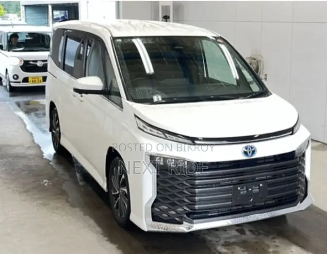 Toyota Voxy Hybrid S-Z 2WD 7-Seater 2023 Pearl