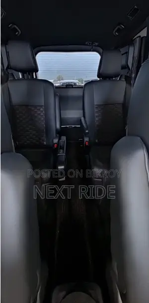 Toyota Voxy Hybrid S-Z 2WD 7-Seater 2023 Pearl