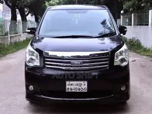 টয়োটা নোয়া ২০১০ কালো