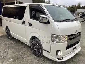 Toyota HiAce 2022