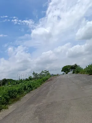 সেক্টর-১৩, রোড-১০৬, ৩০০ ফিট ফাউন্ড সাইট দক্ষিণমুখী