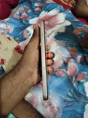 Oppo A6 128 GB Gold