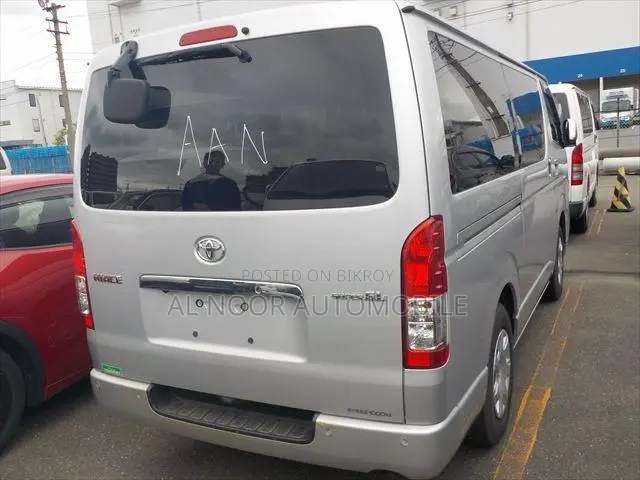 টয়োটা হাইএস ২০২১ সিলভার