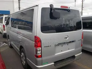 টয়োটা হাইএস ২০২১ সিলভার