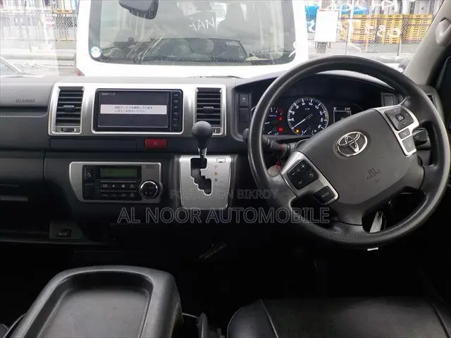 টয়োটা হাইএস ২০২১ সিলভার