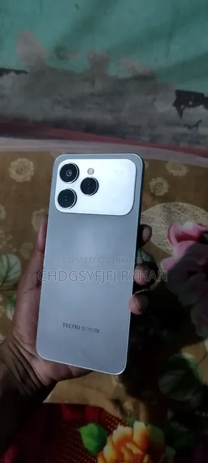 Tecno Spark 40 128 GB Silver