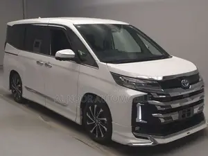 Toyota Noah 2022 White