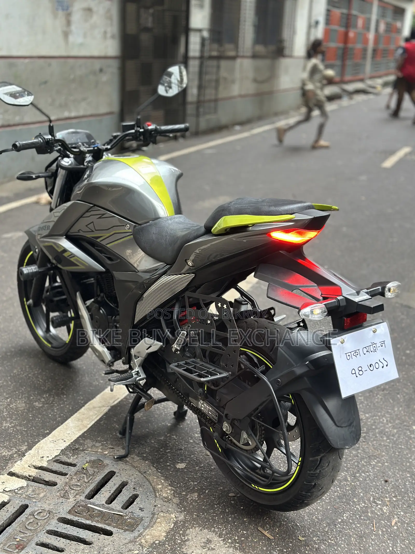 Suzuki Gixxer Fi ABS 2026 Gray