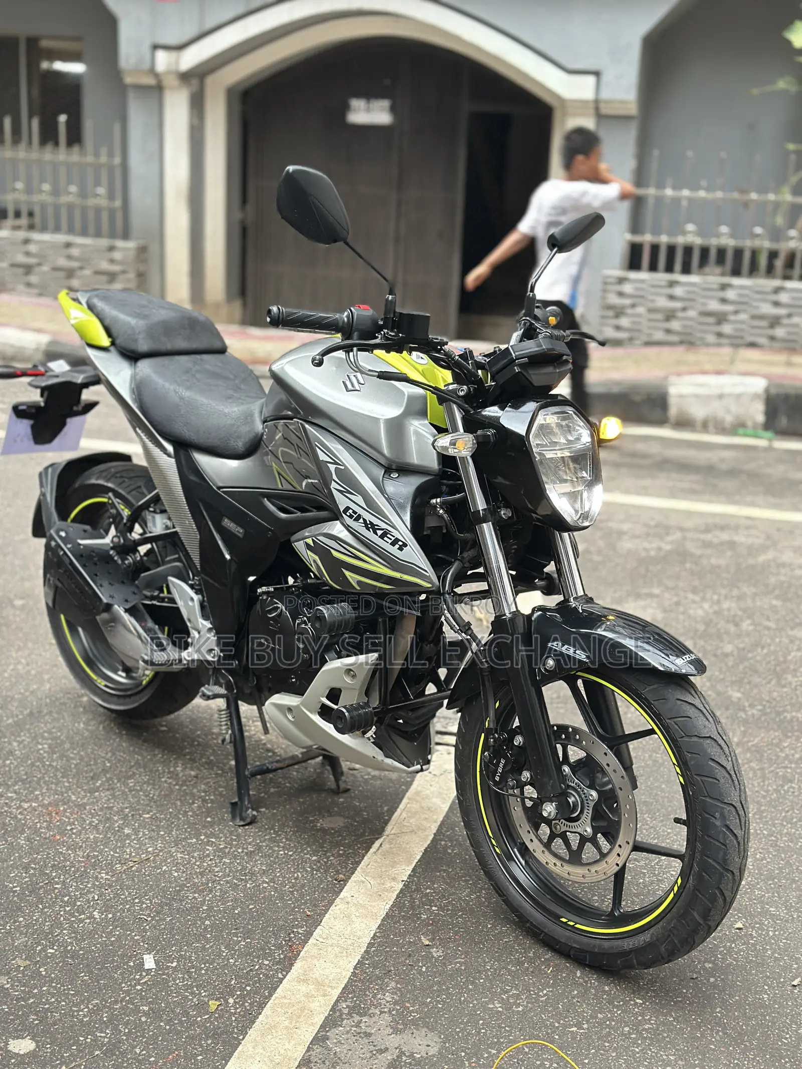 Suzuki Gixxer Fi ABS 2026 Gray