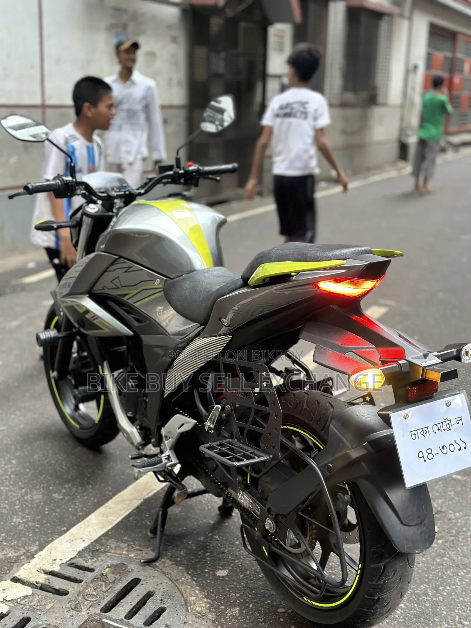 Suzuki Gixxer Fi ABS 2026 Gray