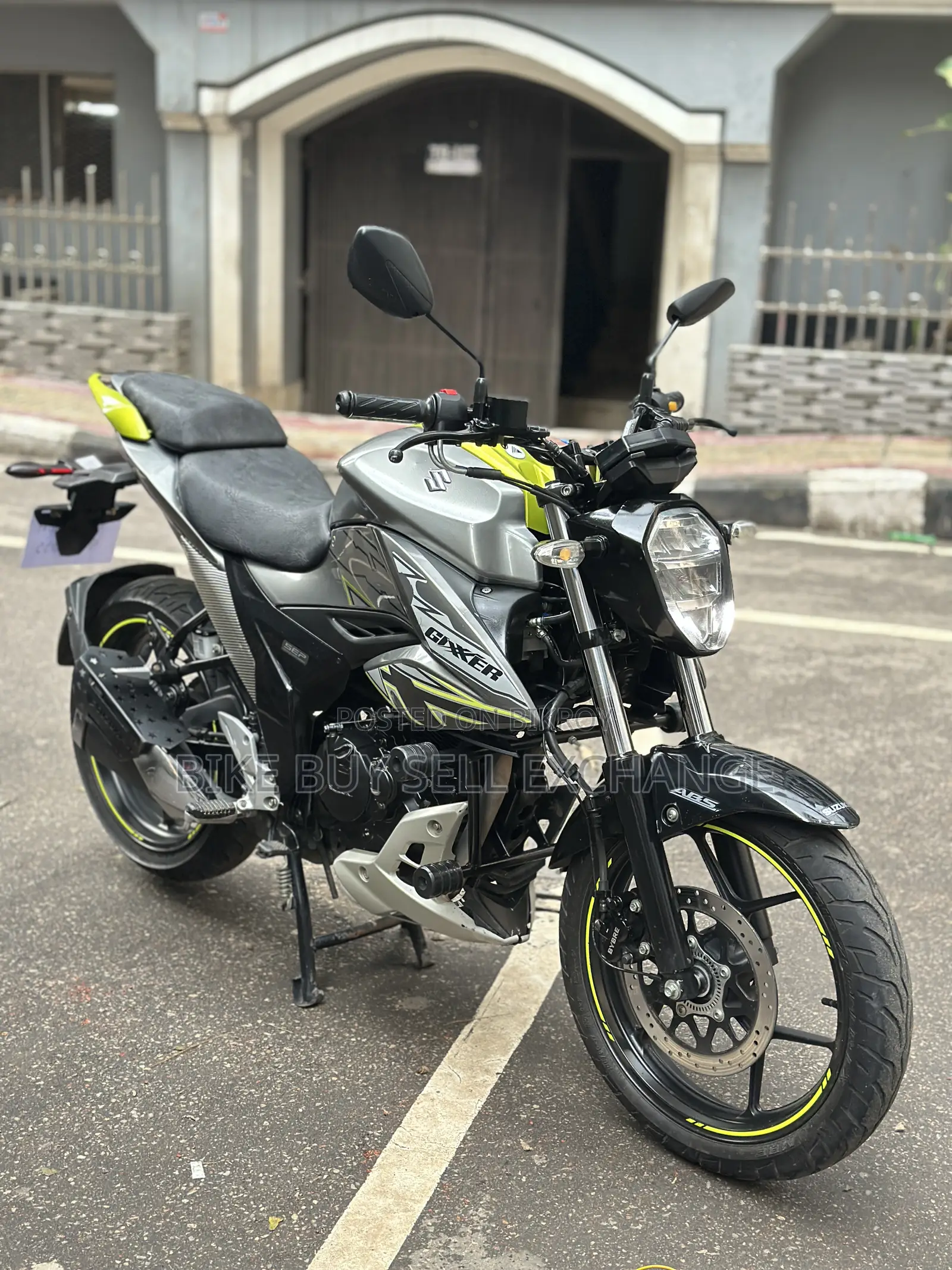 Suzuki Gixxer Fi ABS 2026 Gray