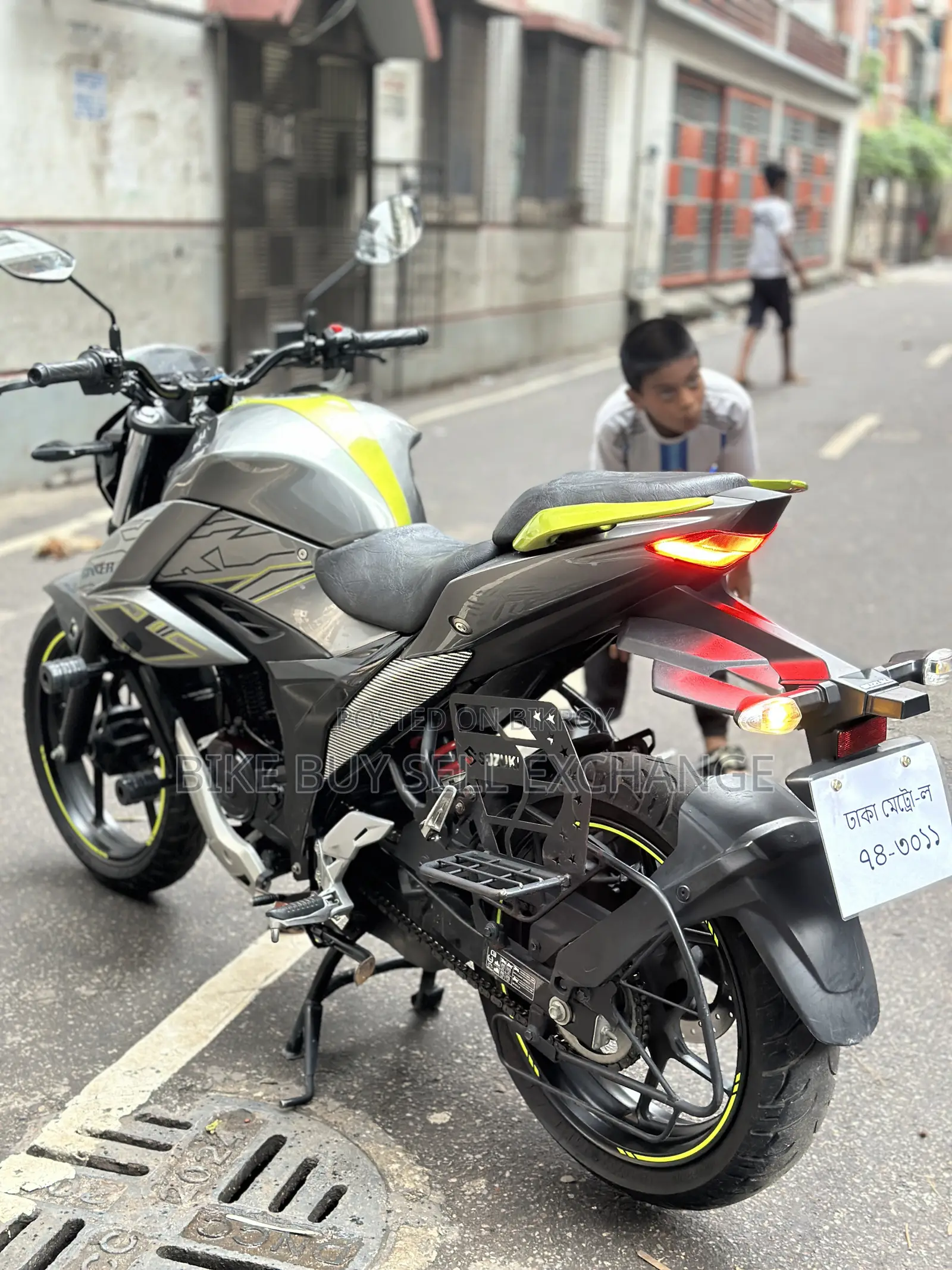 Suzuki Gixxer Fi ABS 2026 Gray