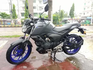 Yamaha FZS V3 2025 Silver