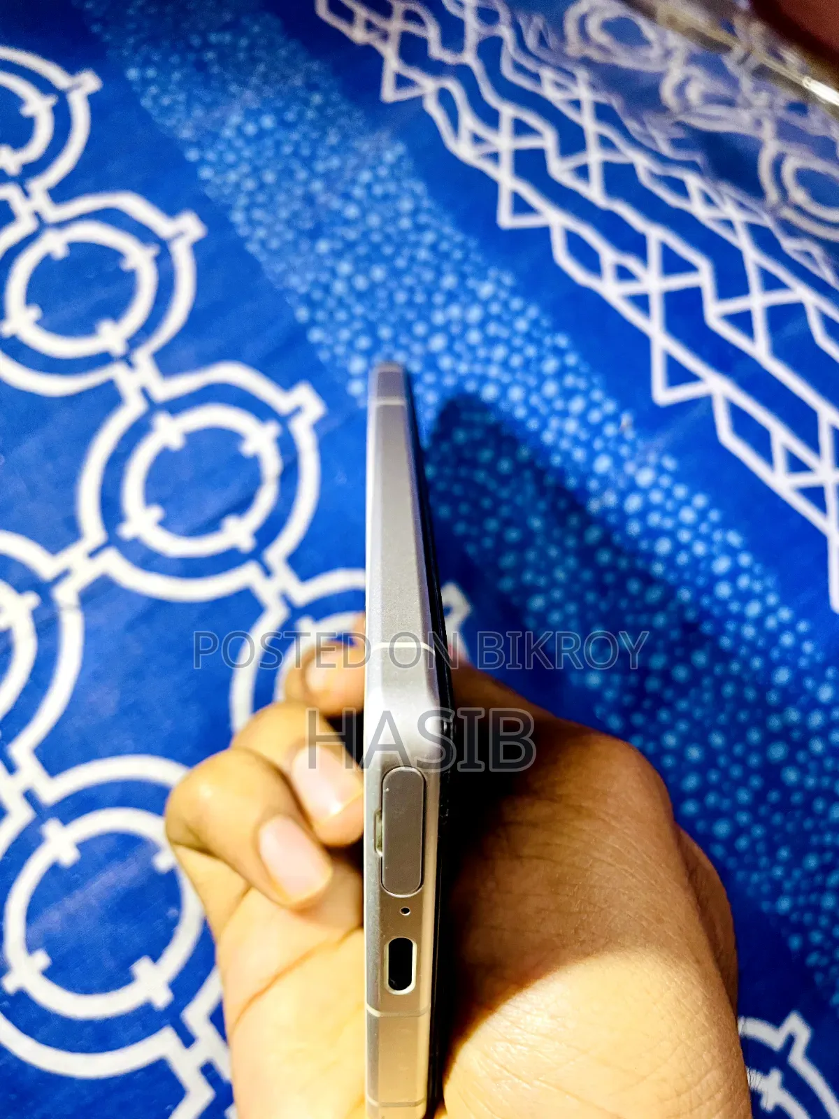 সনি এক্সপেরিয়া ৫ ৪ ১২৮ জিবি সাদা