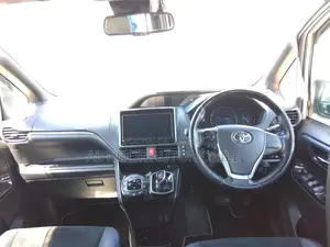 Toyota Esquire 2021 Pearl