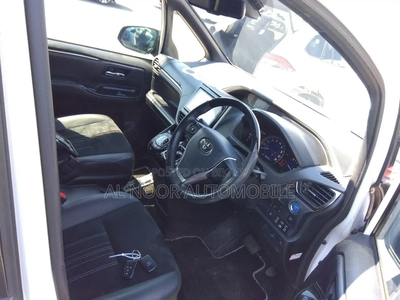 Toyota Esquire 2021 Pearl