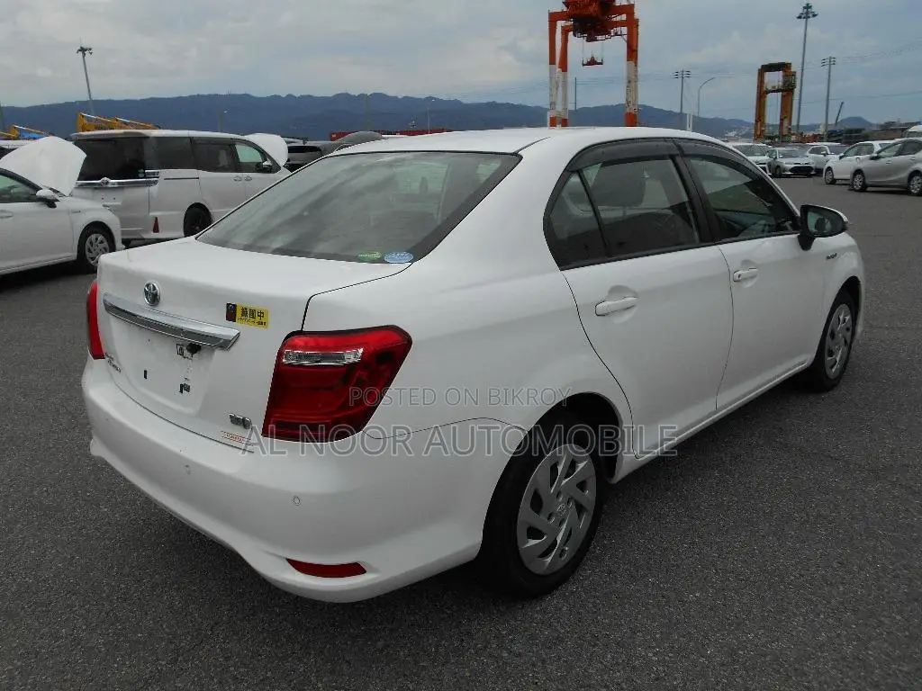 Toyota Axio 2021 White