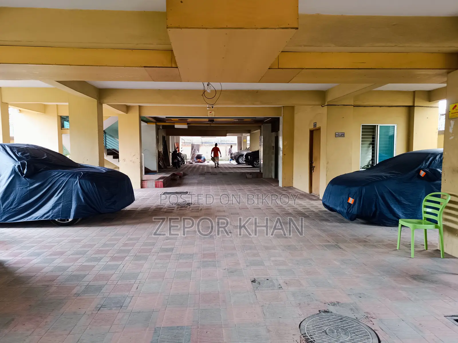 Furnished 4bdrm Apartment in  ঠিকানা:, Uttara for Sale
