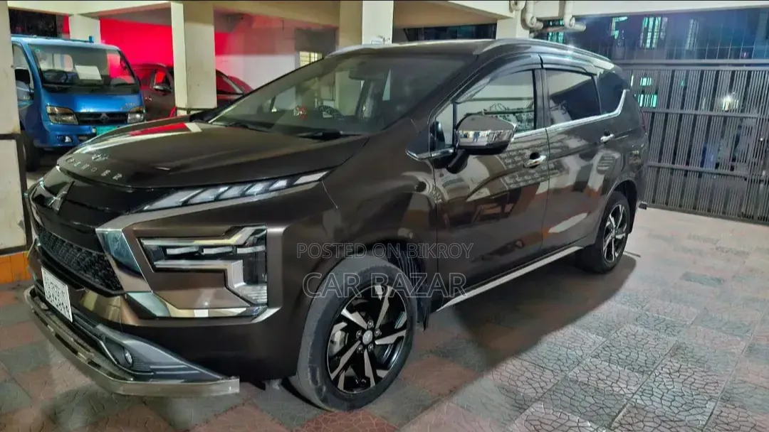 Mitsubishi Xpander Ultimate 2022 Brown