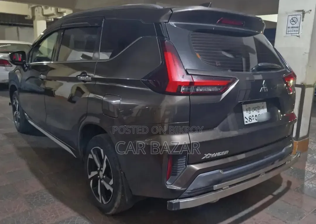 Mitsubishi Xpander Ultimate 2022 Brown