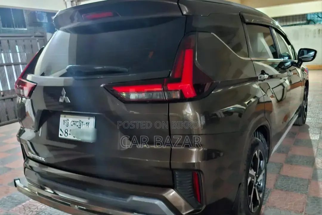 Mitsubishi Xpander Ultimate 2022 Brown