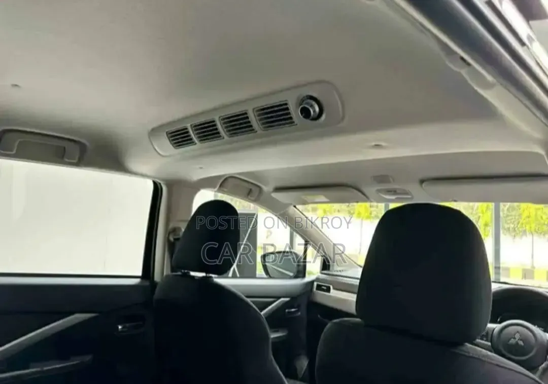 Mitsubishi Xpander Ultimate 2022 Brown