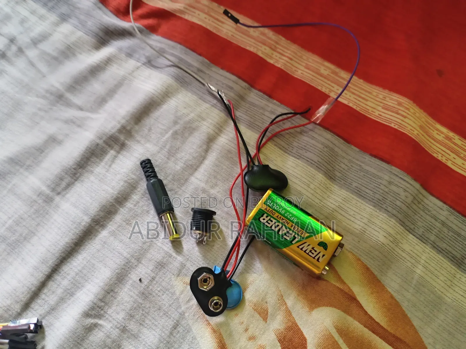 আরডুইনো + অন্যান্য পার্টস।