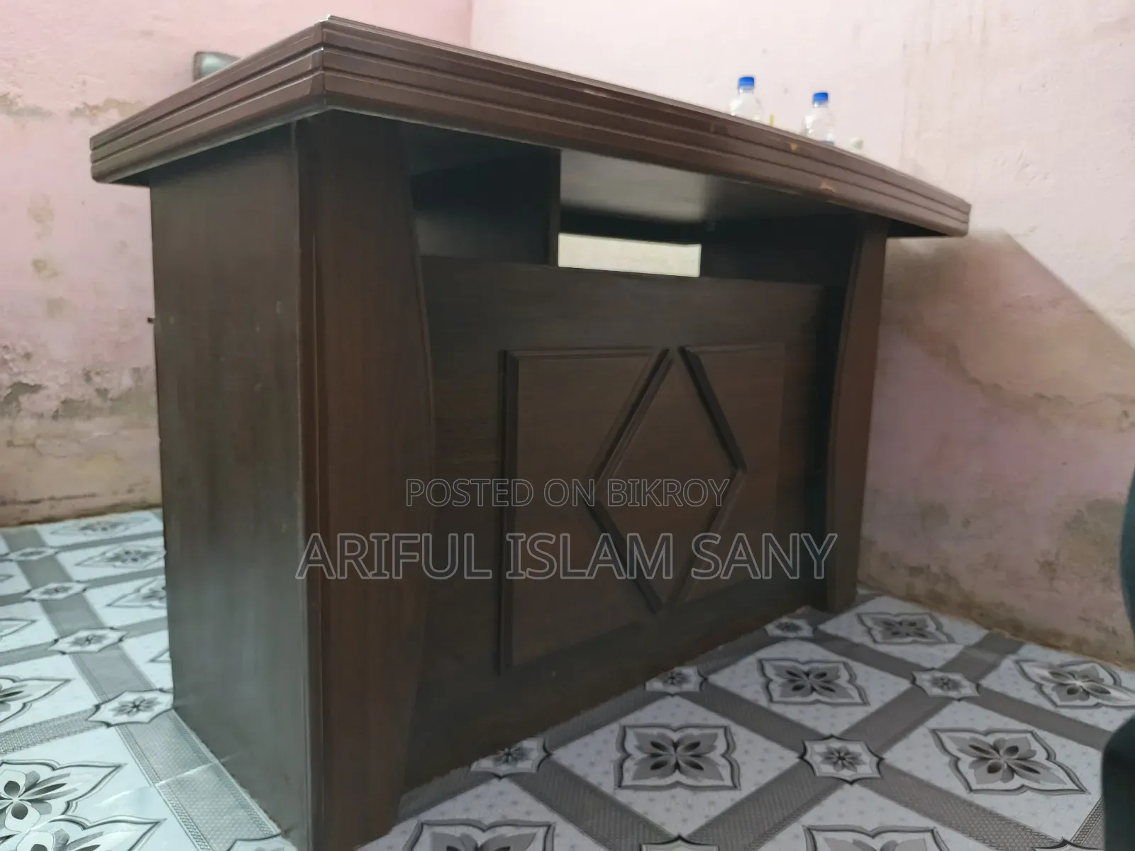 Office Furniture and Chair With Table