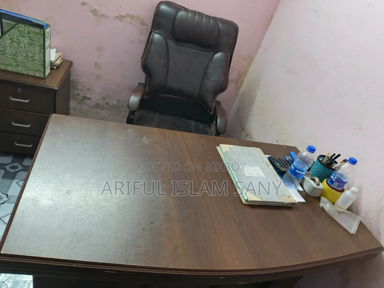 Office Furniture and Chair With Table