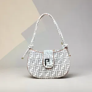 Premium Black Handbag একটি ব্যাগই বদলে দিতে পারে আপনার পুরো লুক!