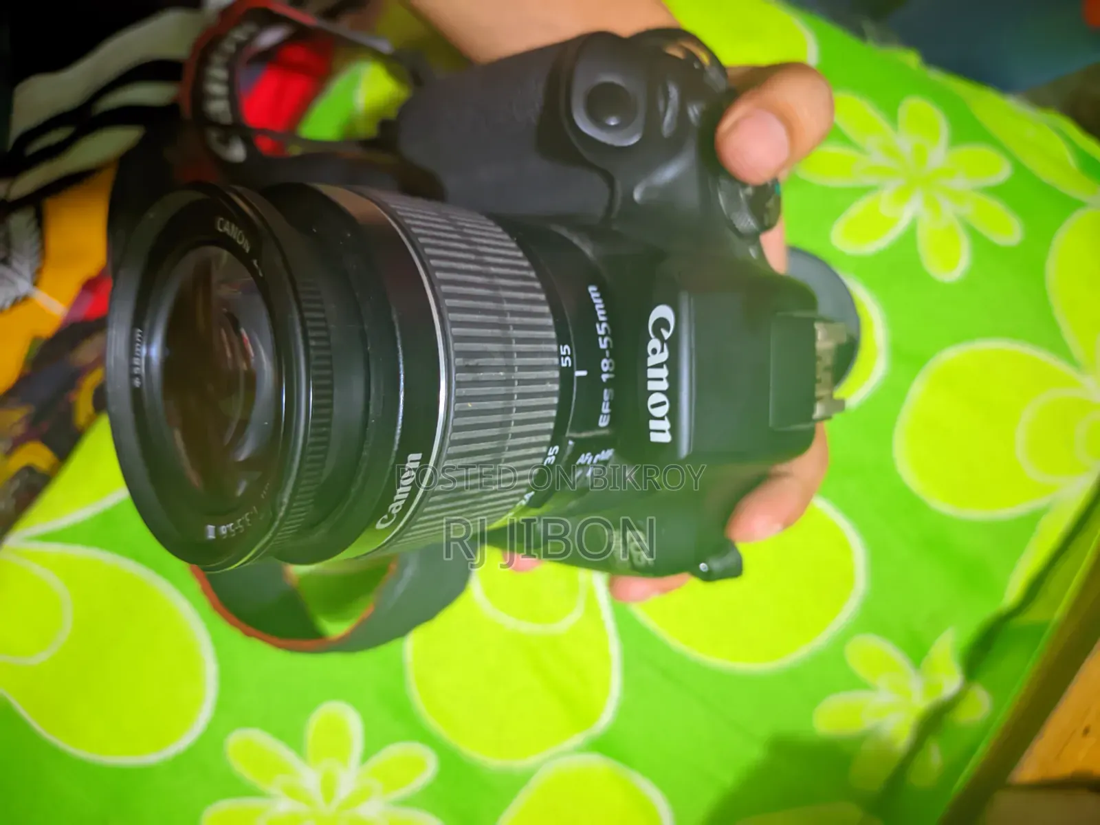 Canon D2000