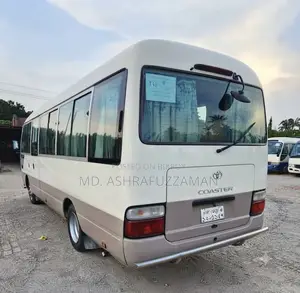 টয়োটা কোস্টার ২০১৫ বেইজ