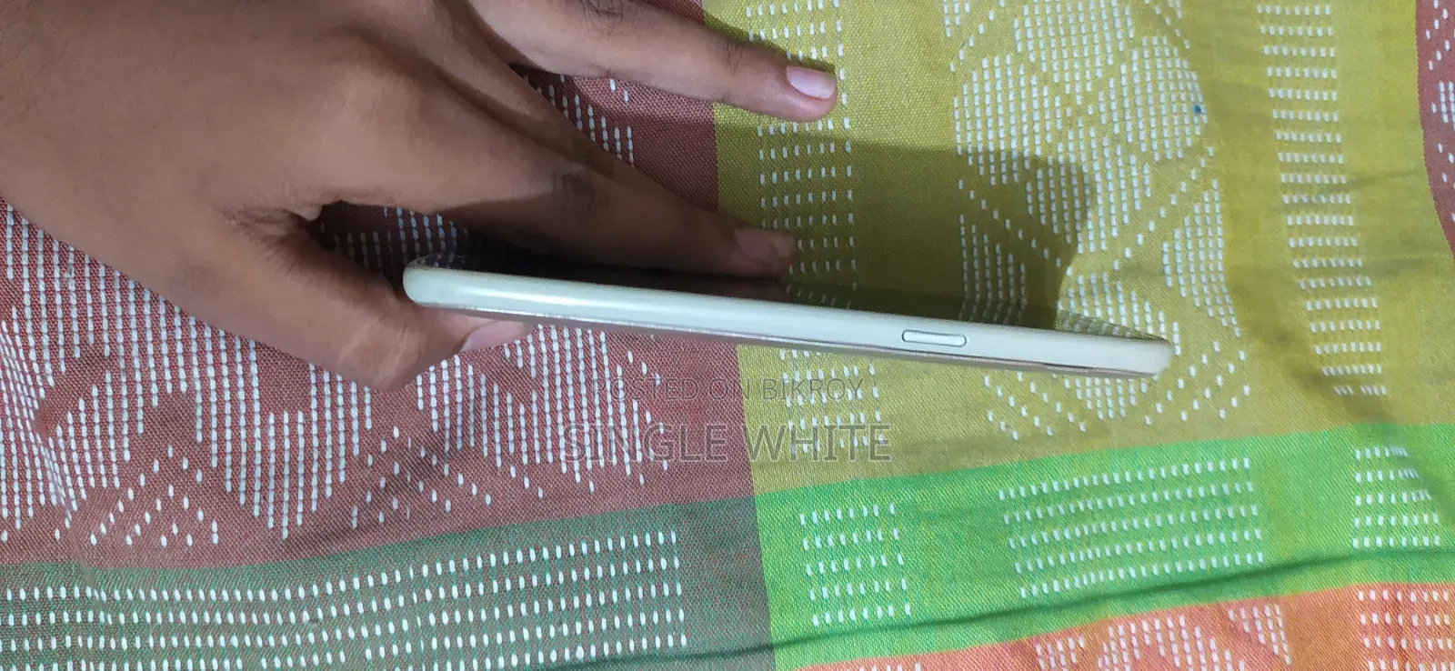 স্যামসাং গ্যালাক্সি জে২ ৮ জিবি গোল্ড