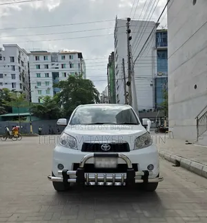 টয়োটা রাশ ২০১২ সাদা