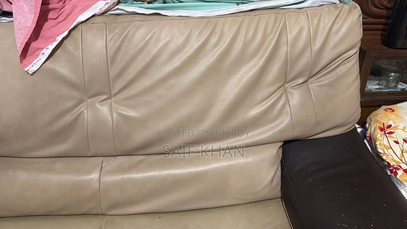 বিক্রয়ের জন্য সোফা