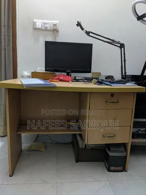৩ ড্রয়ারের ব্যবহৃত পড়ার টেবিল