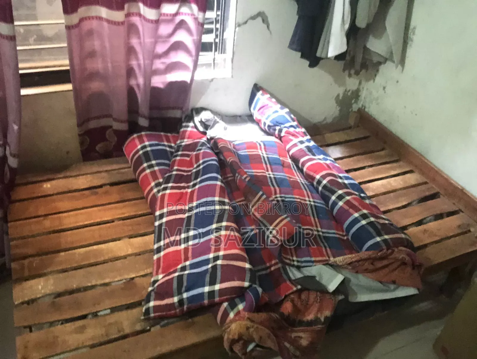 Single Bed and 2 Mattresses