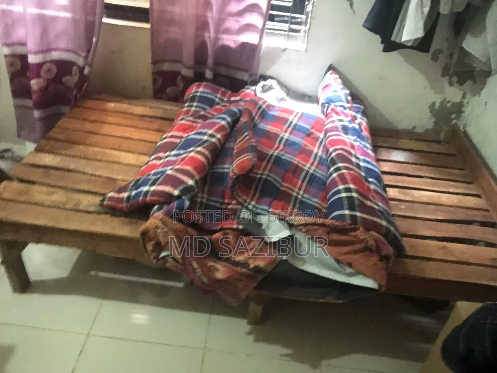 Single Bed and 2 Mattresses