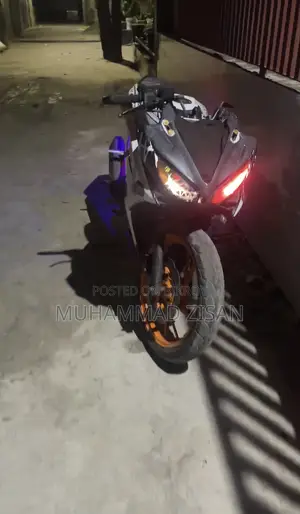 হোন্ডা সিবিআর ২০১৬ সাদা