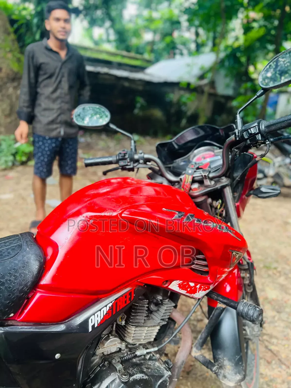 Hero Hunk 2010 Red