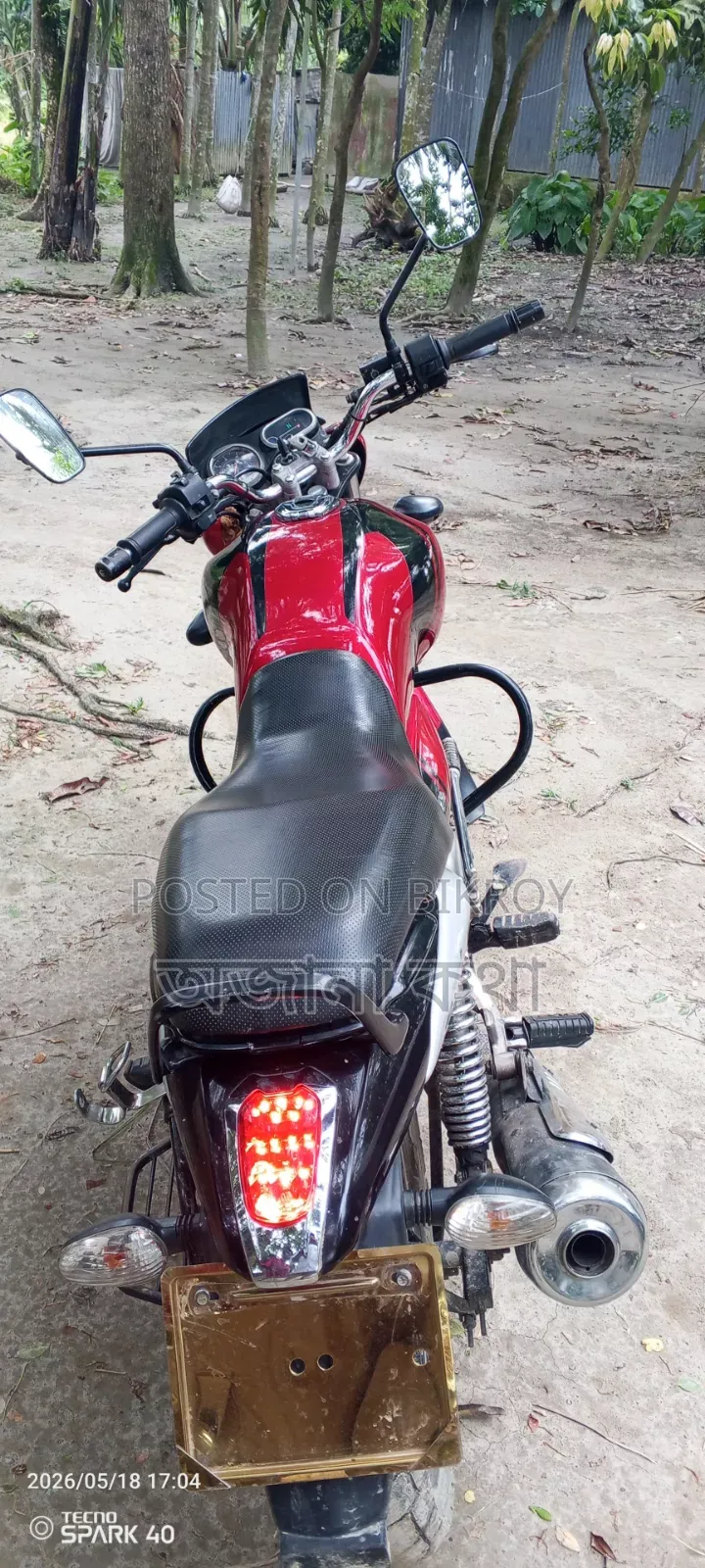 Bajaj V15 2018 Red