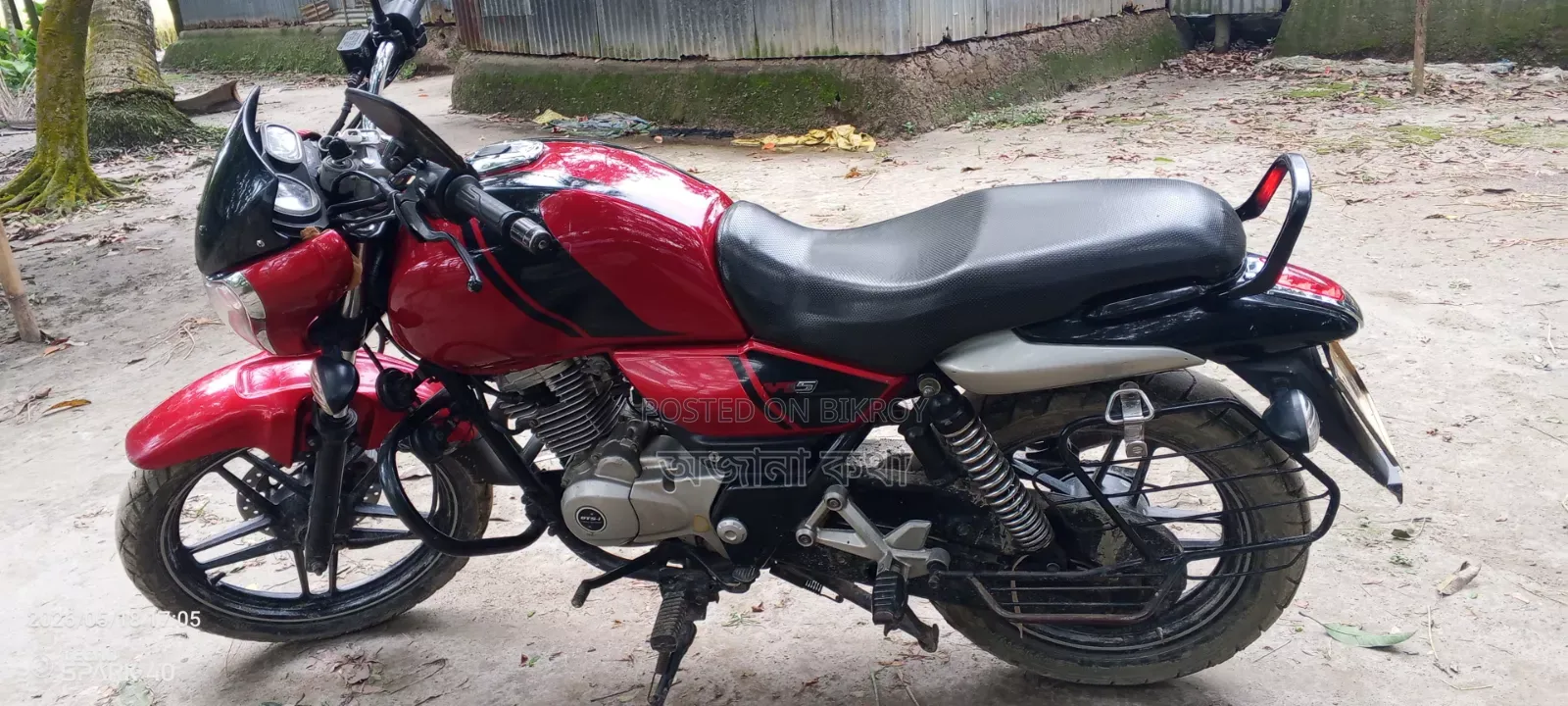 Bajaj V15 2018 Red