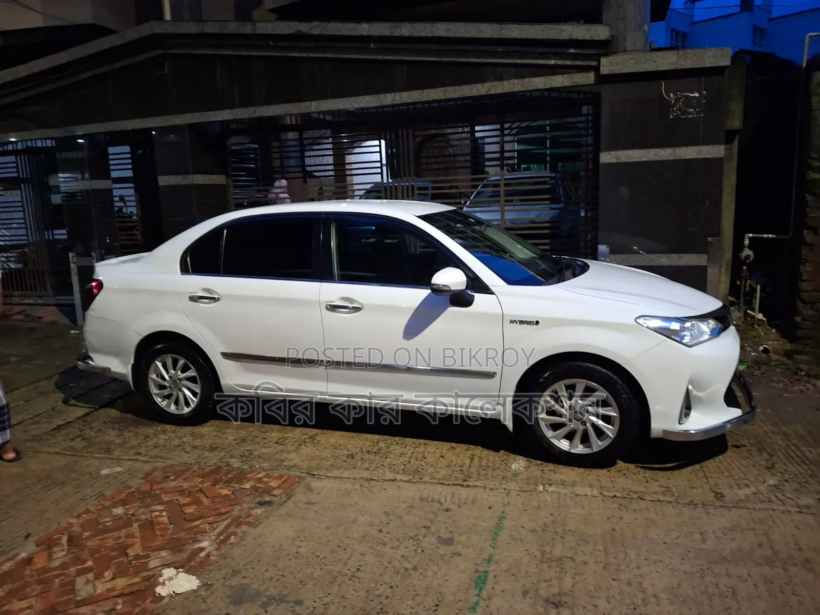টয়োটা এক্সিও ২০১৮ সাদা