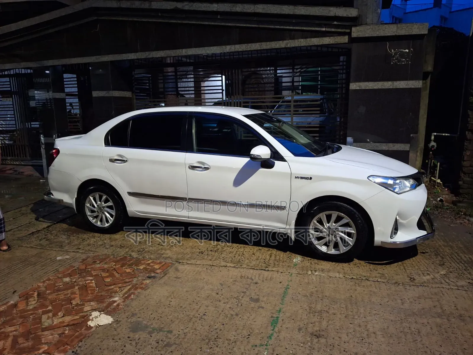 টয়োটা এক্সিও ২০১৮ সাদা