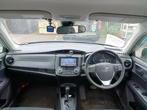Toyota Axio 2021 Silver
