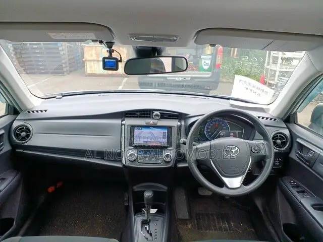 Toyota Axio 2021 Silver