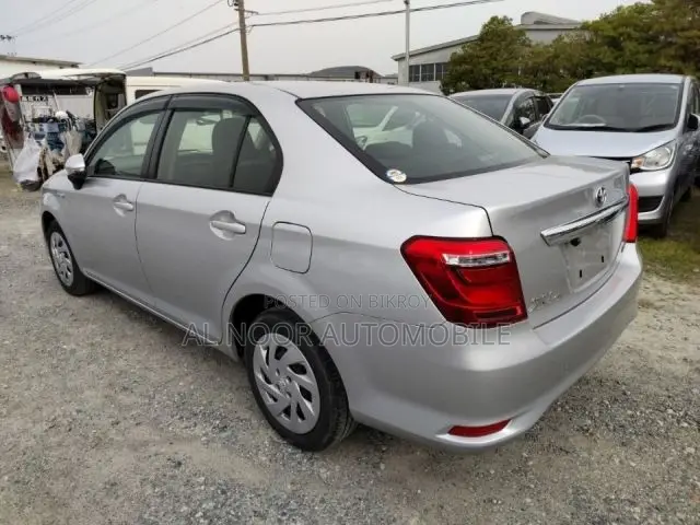 Toyota Axio 2021 Silver
