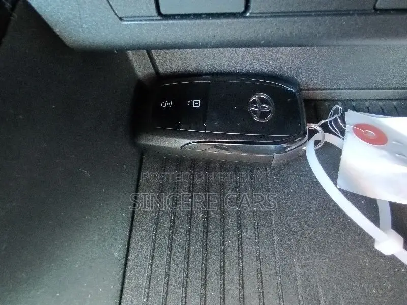 Toyota Prius 2023 Pearl