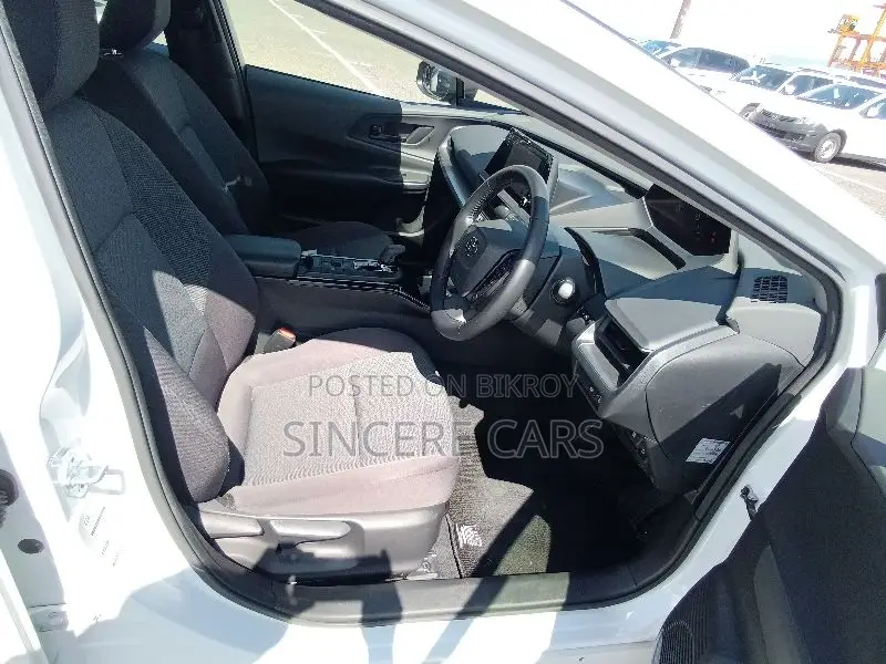 Toyota Prius 2023 Pearl